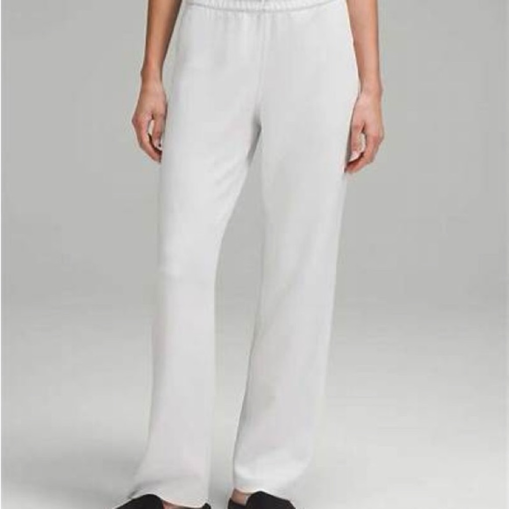 BNWOT Lululemon Athletica Softstreme Wide Leg Pants size 6